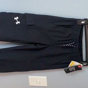 NEW Under Armour Boys Cargo Joggers, siz YMD